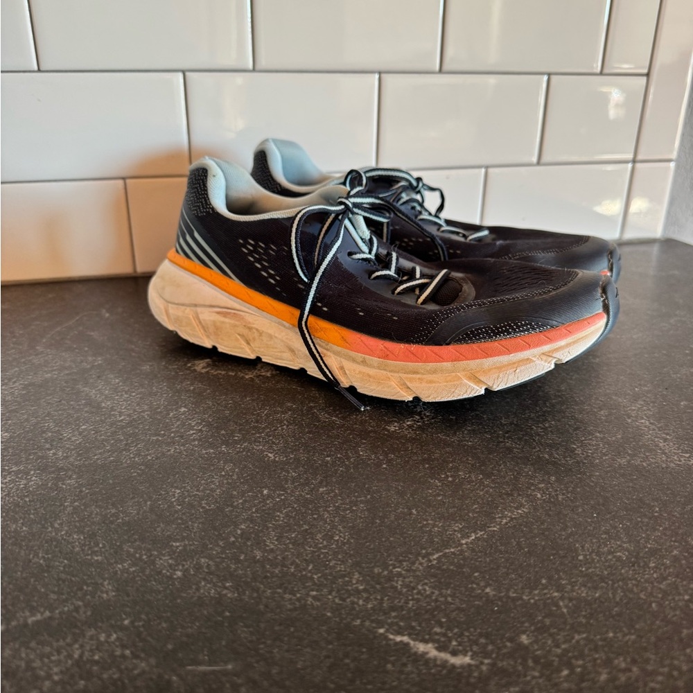 Avia Women size 9 sneakers